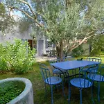 House With Large Garden And Terrace A Stone's Throw From The Port Saint-Martin-de-Ré