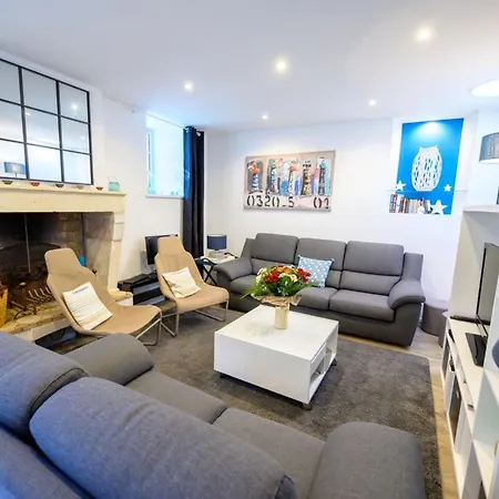 Vakantiehuis House With Large Garden And Terrace A Stone's Throw From The Port *
