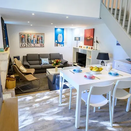 House With Large Garden And Terrace A Stone's Throw From The Port Vakantiehuis