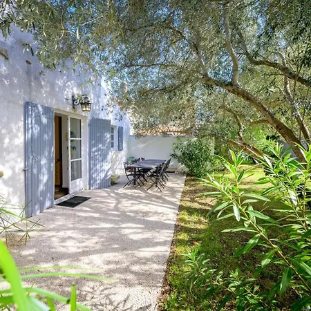 Vakantiehuis House With Large Garden And Terrace A Stone's Throw From The Port Saint-Martin-de-Ré