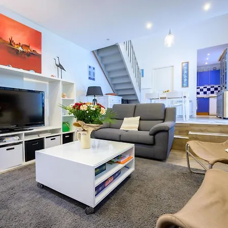 House With Large Garden And Terrace A Stone's Throw From The Port * Saint-Martin-de-Re
