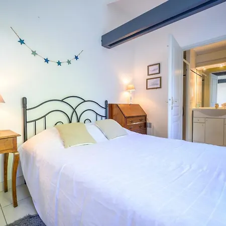 Holiday home House With Large Garden And Terrace A Stone's Throw From The Port