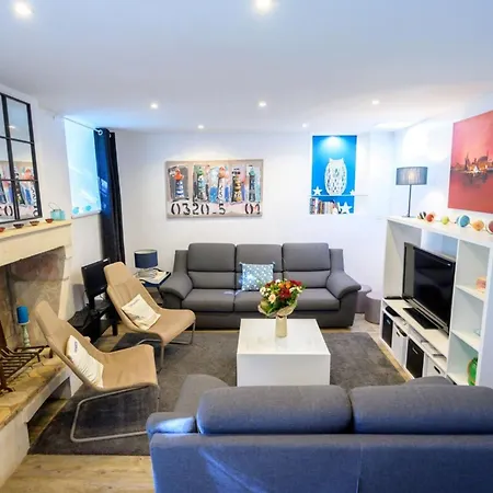 Holiday home House With Large Garden And Terrace A Stone's Throw From The Port