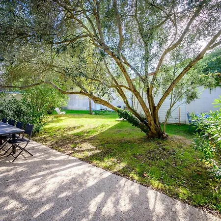 House With Large Garden And Terrace A Stone's Throw From The Port