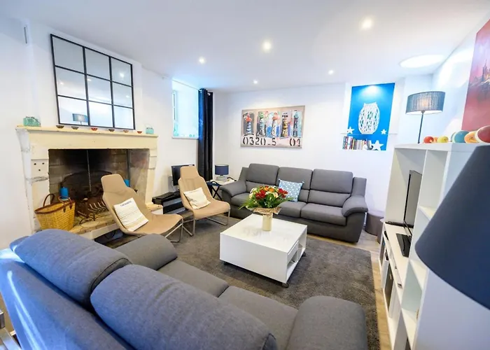 Сasa de vacaciones House With Large Garden And Terrace A Stone's Throw From The Port *