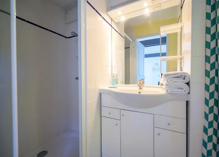 House With Large Garden And Terrace A Stone's Throw From The Port * Saint-Martin-de-Ré