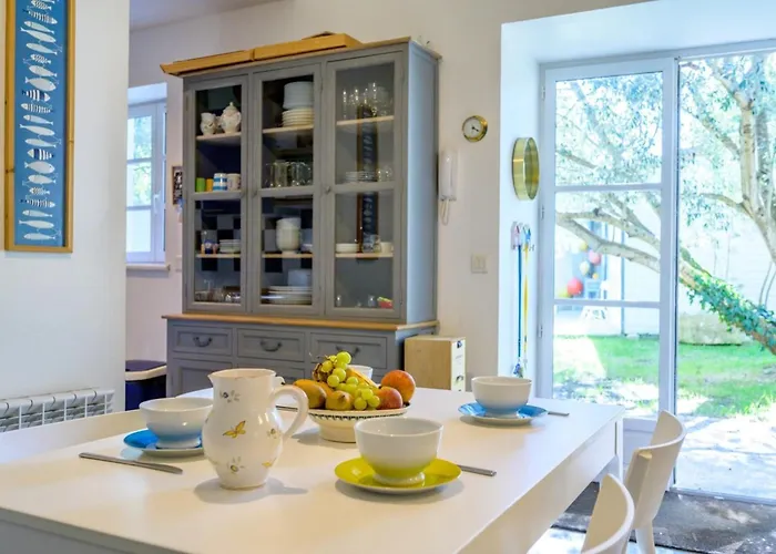 Сasa de vacaciones House With Large Garden And Terrace A Stone's Throw From The Port Saint-Martin-de-Ré