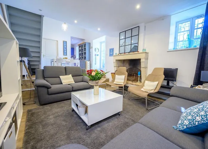 Сasa de vacaciones House With Large Garden And Terrace A Stone's Throw From The Port