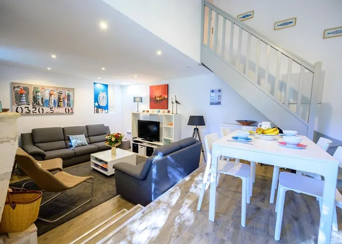 Сasa de vacaciones House With Large Garden And Terrace A Stone's Throw From The Port Saint-Martin-de-Ré